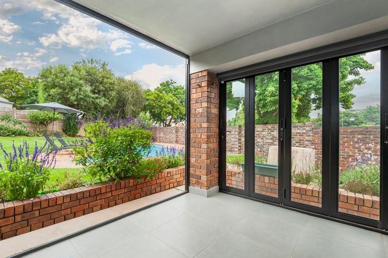 4 Bedroom Property for Sale in Oakdene Gauteng