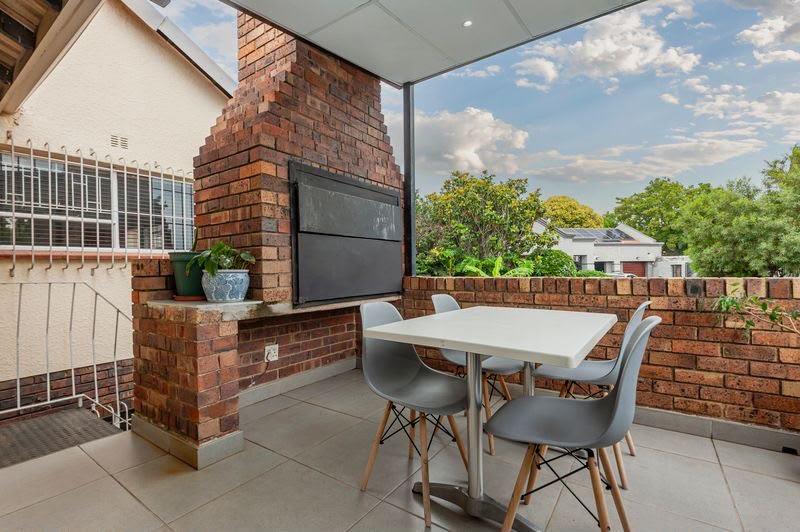 4 Bedroom Property for Sale in Oakdene Gauteng