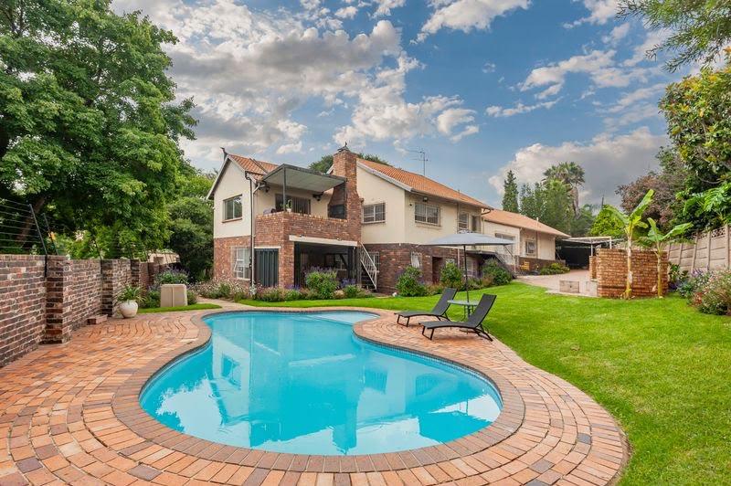 4 Bedroom Property for Sale in Oakdene Gauteng