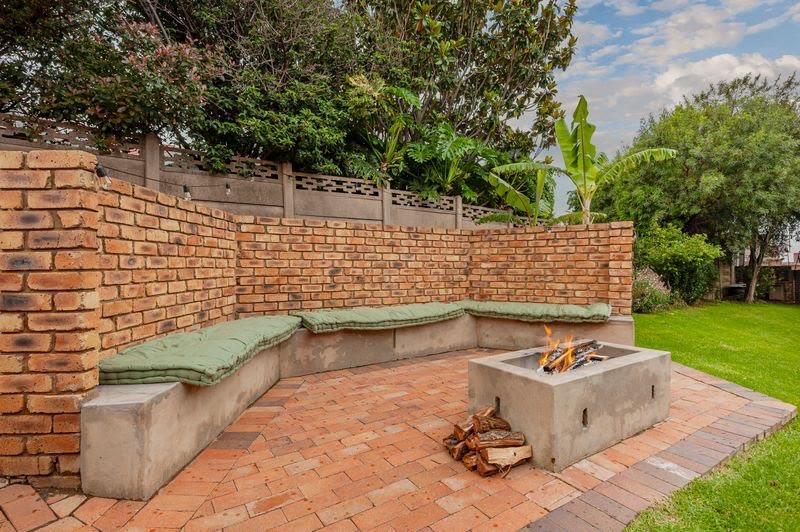 4 Bedroom Property for Sale in Oakdene Gauteng