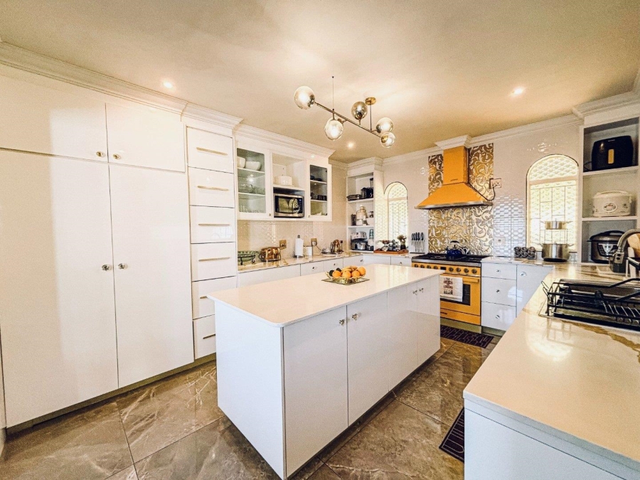 7 Bedroom Property for Sale in Glenvista Gauteng
