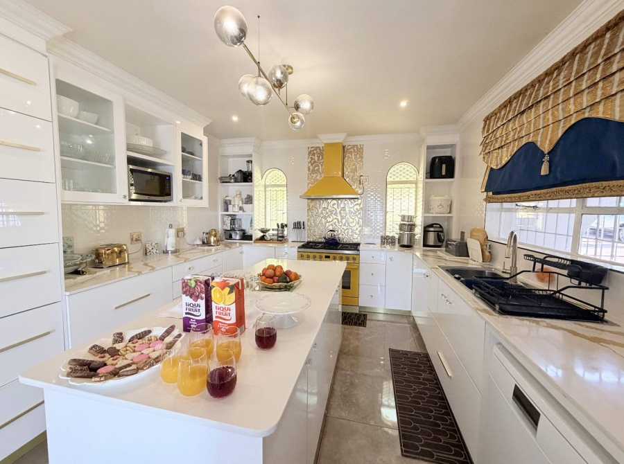 7 Bedroom Property for Sale in Glenvista Gauteng