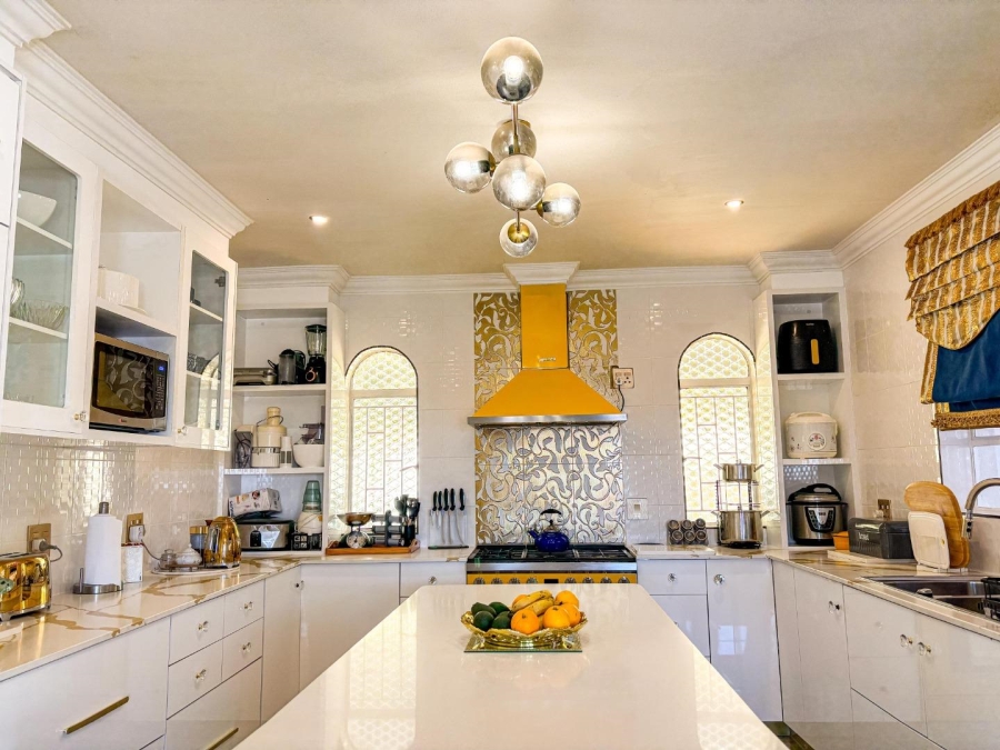 7 Bedroom Property for Sale in Glenvista Gauteng