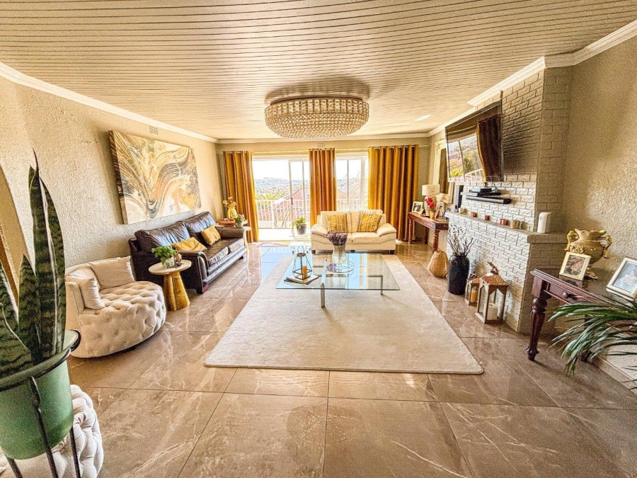 7 Bedroom Property for Sale in Glenvista Gauteng