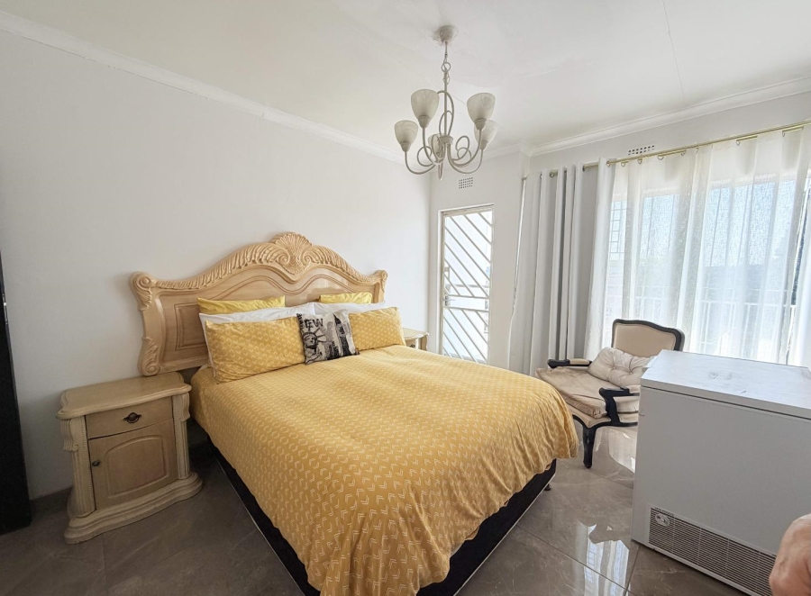 7 Bedroom Property for Sale in Glenvista Gauteng