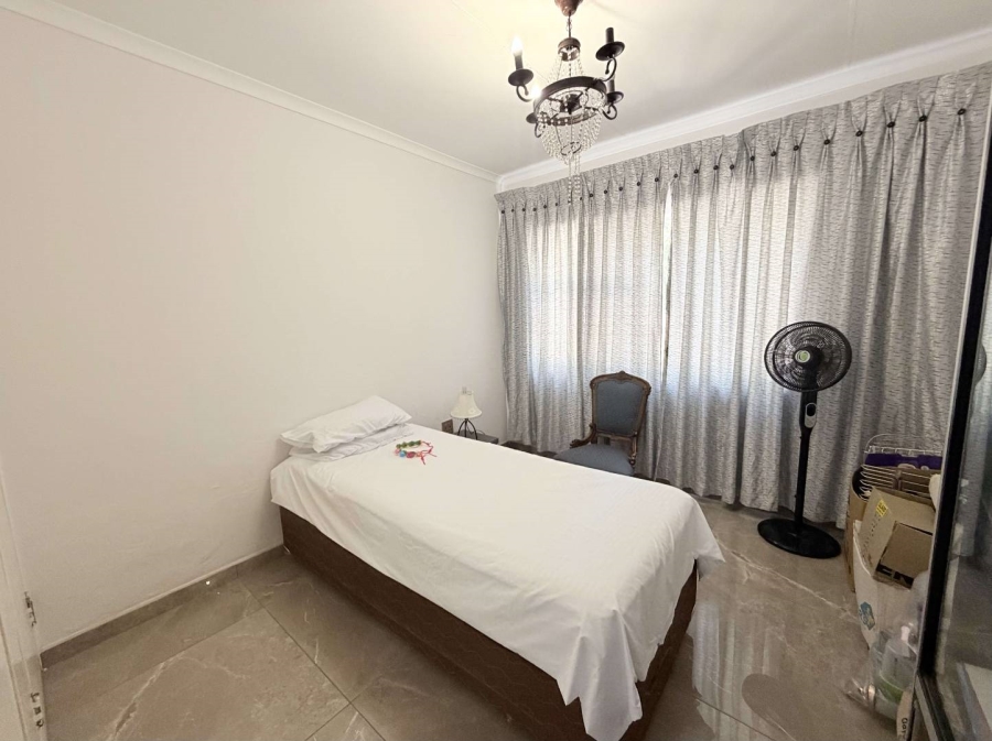 7 Bedroom Property for Sale in Glenvista Gauteng