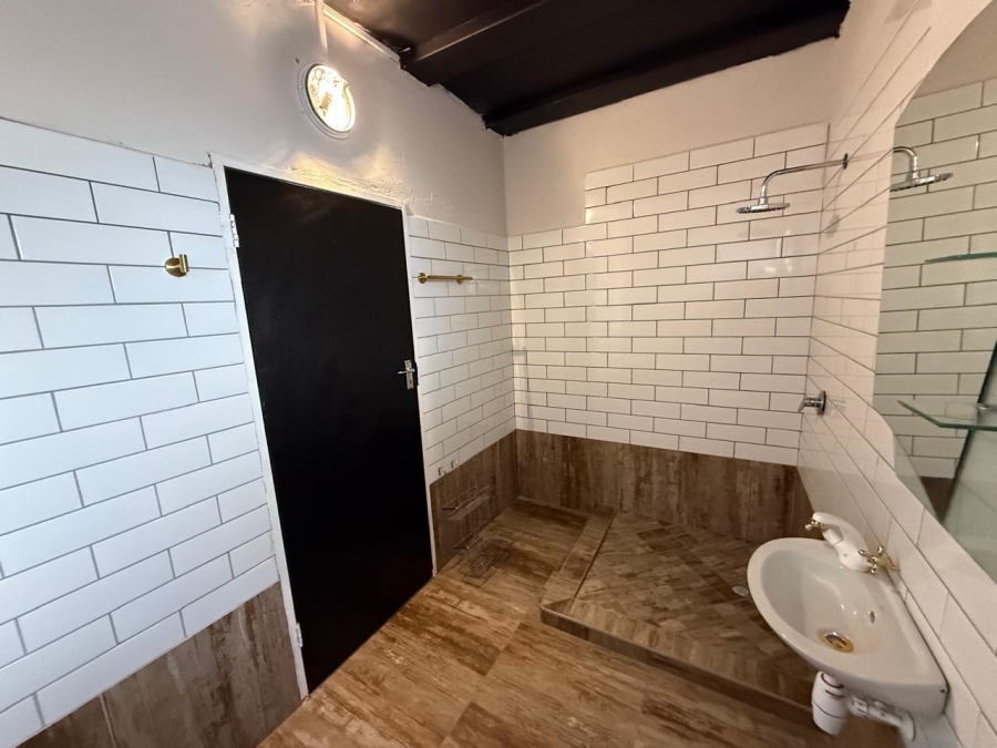 7 Bedroom Property for Sale in Glenvista Gauteng