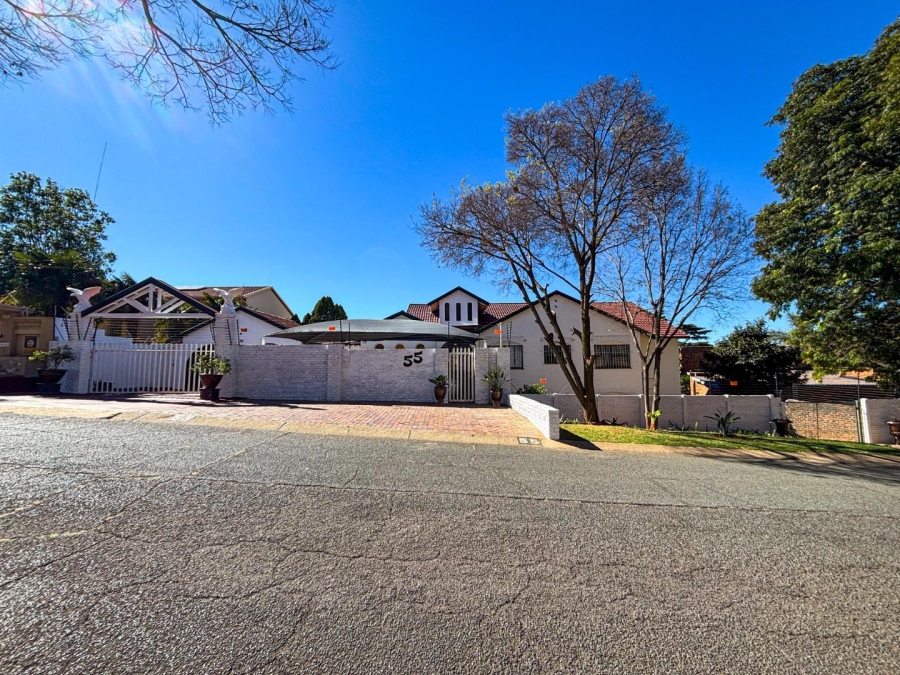 7 Bedroom Property for Sale in Glenvista Gauteng