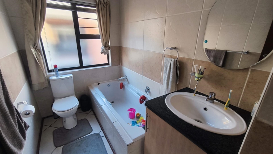 3 Bedroom Property for Sale in Meyersdal Gauteng