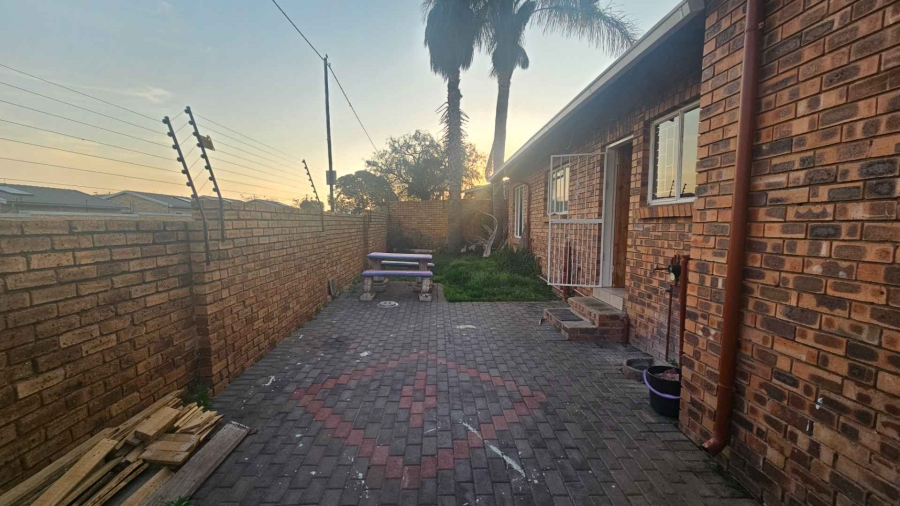 3 Bedroom Property for Sale in Groblerpark Gauteng