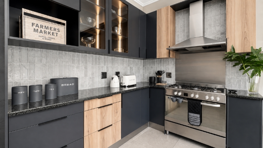 5 Bedroom Property for Sale in Midstream Estate Gauteng