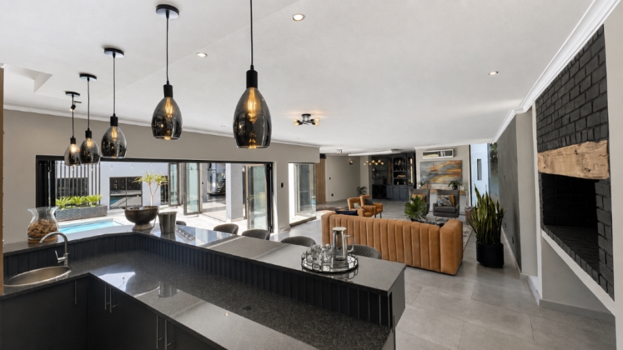 5 Bedroom Property for Sale in Midstream Estate Gauteng
