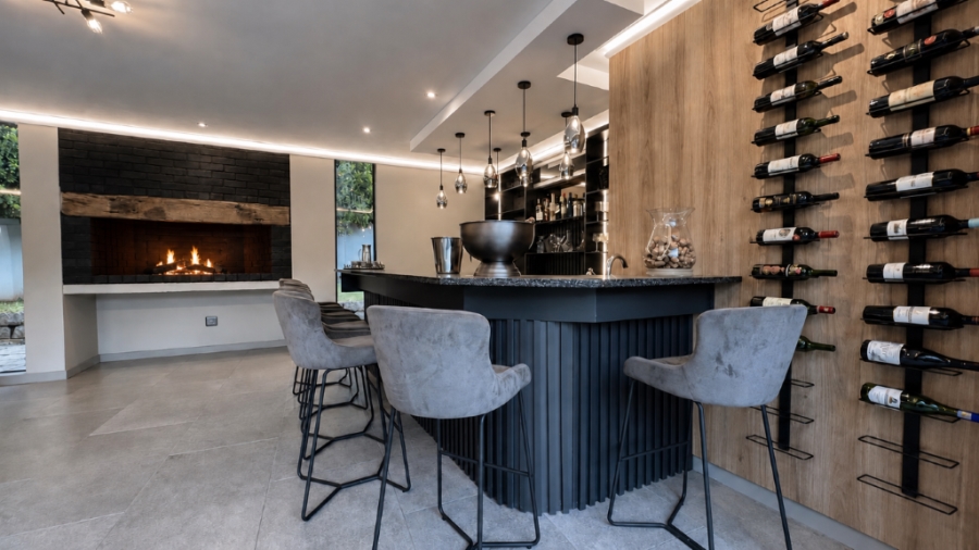5 Bedroom Property for Sale in Midstream Estate Gauteng