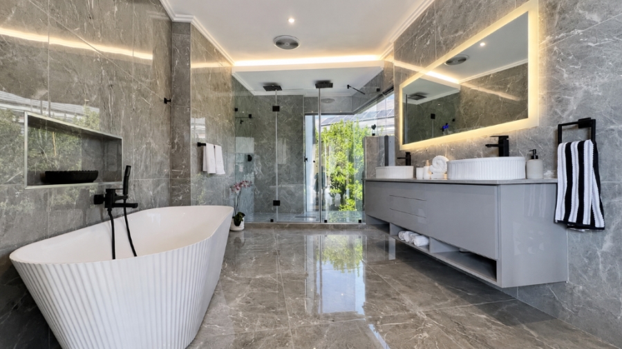 5 Bedroom Property for Sale in Midstream Estate Gauteng