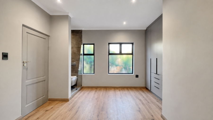 5 Bedroom Property for Sale in Midstream Estate Gauteng