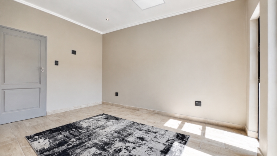 5 Bedroom Property for Sale in Midstream Estate Gauteng