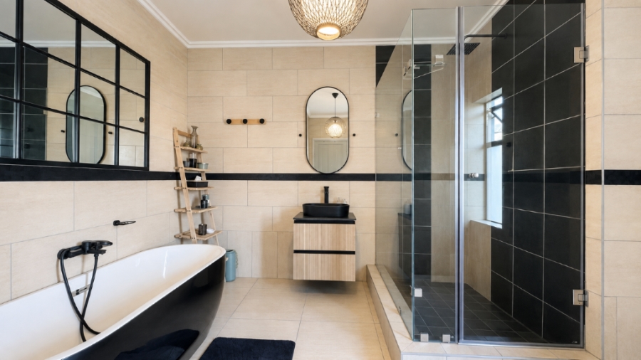 5 Bedroom Property for Sale in Midstream Estate Gauteng