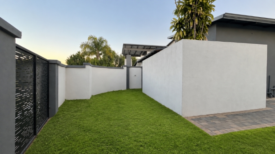 5 Bedroom Property for Sale in Midstream Estate Gauteng
