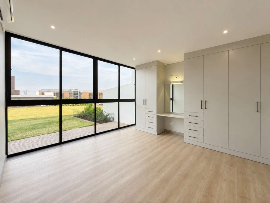 To Let 3 Bedroom Property for Rent in Midstream Estate Gauteng