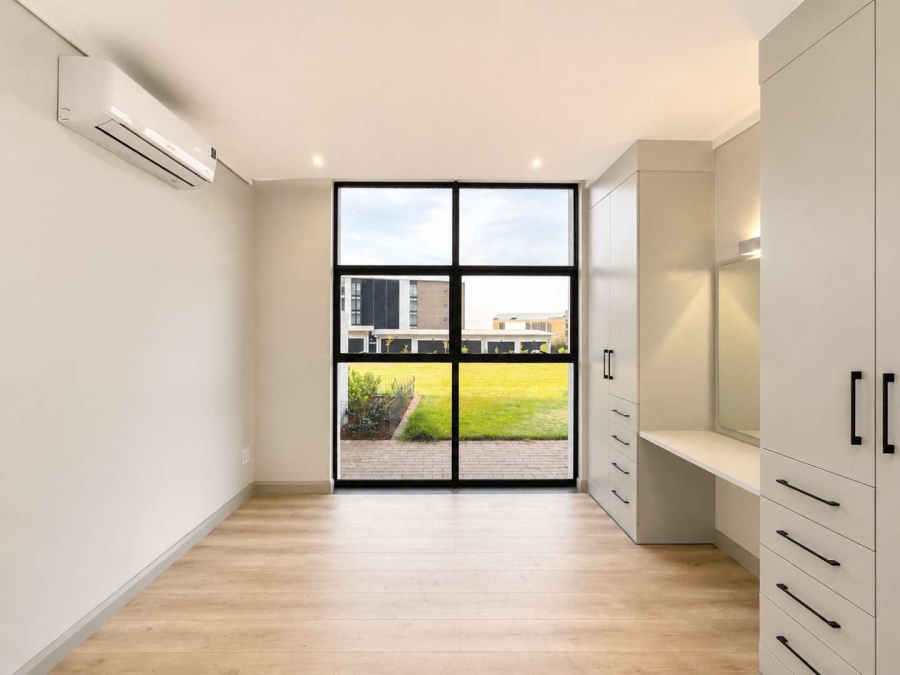 To Let 3 Bedroom Property for Rent in Midstream Estate Gauteng
