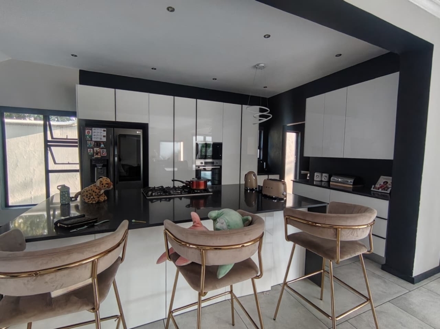 4 Bedroom Property for Sale in Bryanston East Gauteng
