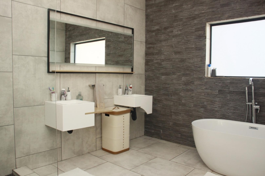 4 Bedroom Property for Sale in Bryanston East Gauteng