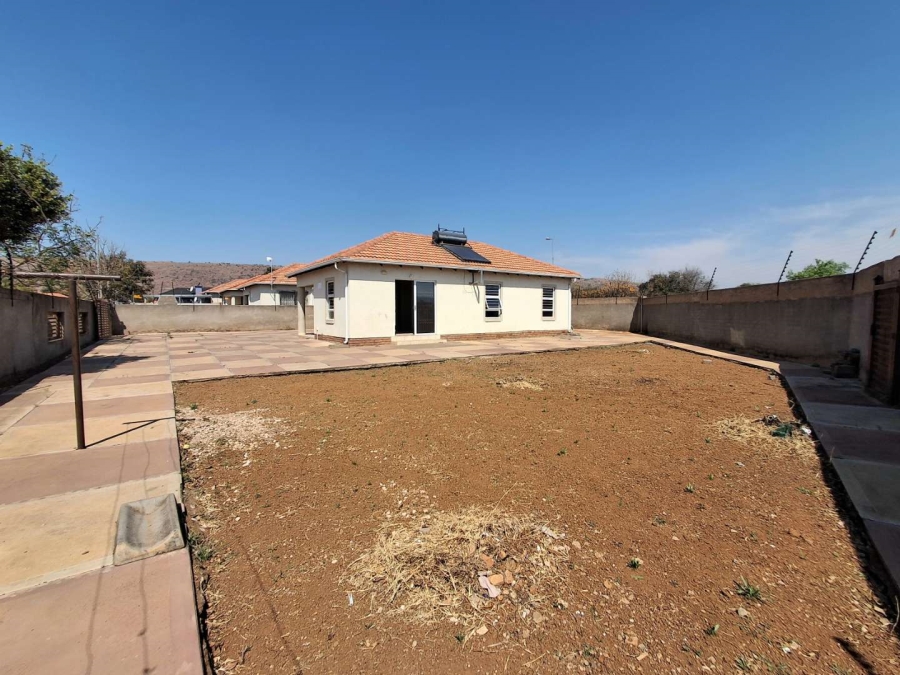 To Let 3 Bedroom Property for Rent in Kirkney Gauteng