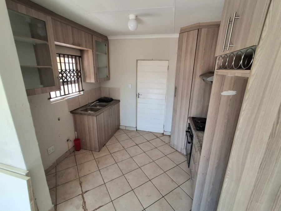 To Let 3 Bedroom Property for Rent in Kirkney Gauteng