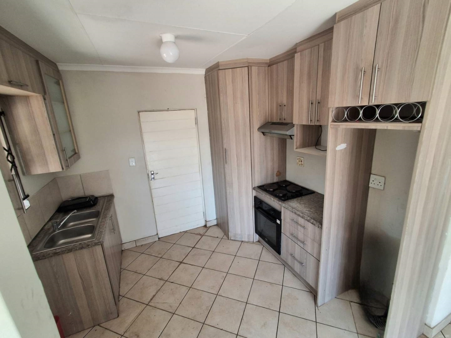 To Let 3 Bedroom Property for Rent in Kirkney Gauteng