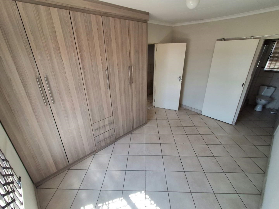 To Let 3 Bedroom Property for Rent in Kirkney Gauteng