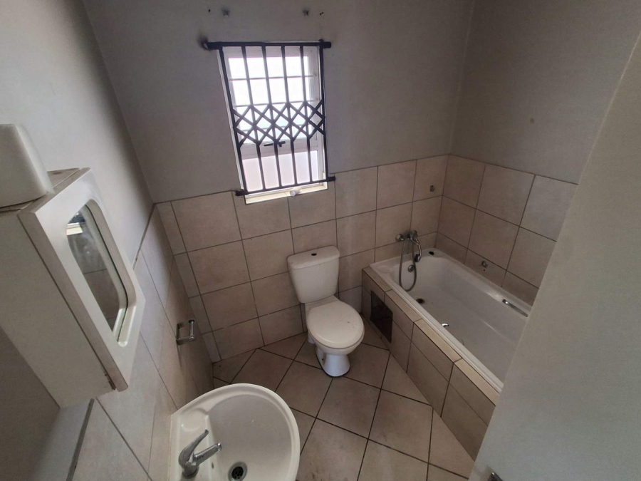 To Let 3 Bedroom Property for Rent in Kirkney Gauteng