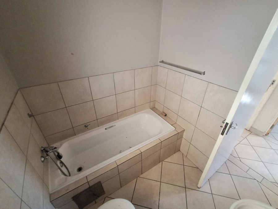To Let 3 Bedroom Property for Rent in Kirkney Gauteng