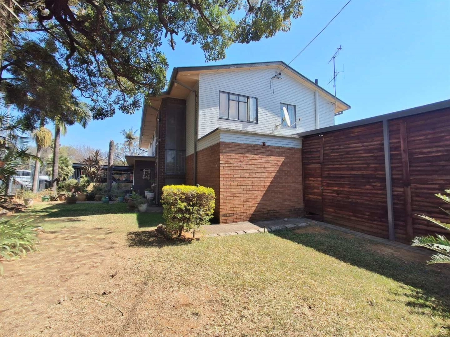 5 Bedroom Property for Sale in Pretoria Gardens Gauteng