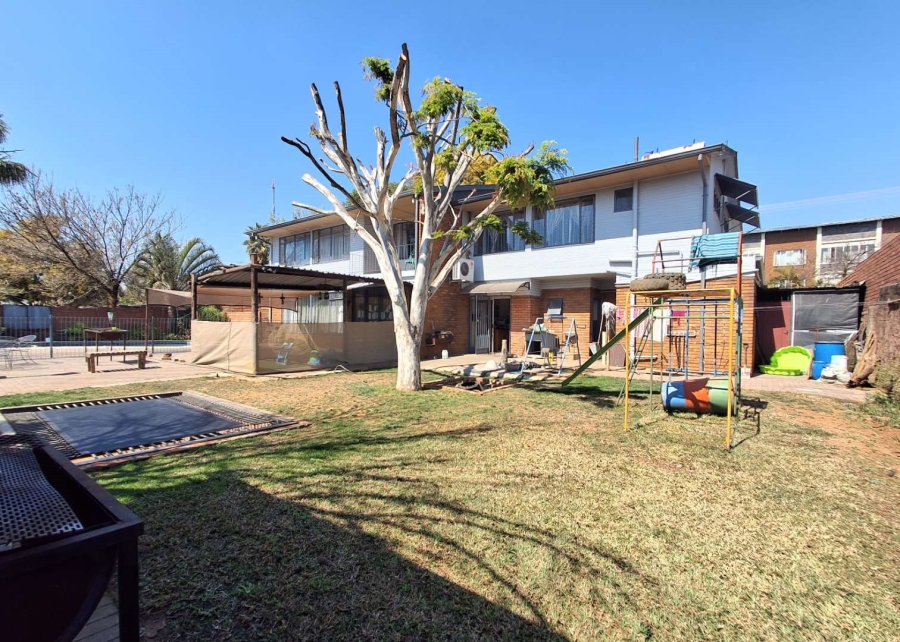 5 Bedroom Property for Sale in Pretoria Gardens Gauteng
