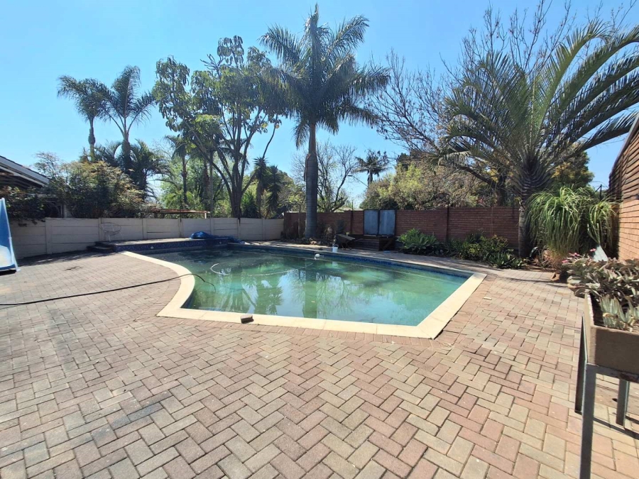 5 Bedroom Property for Sale in Pretoria Gardens Gauteng