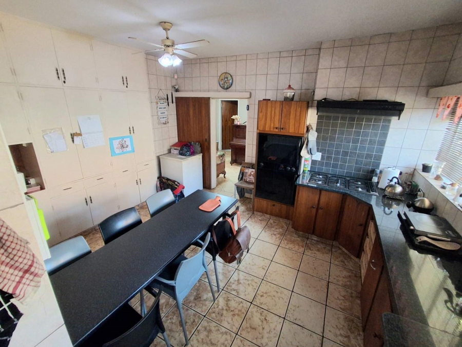 5 Bedroom Property for Sale in Pretoria Gardens Gauteng
