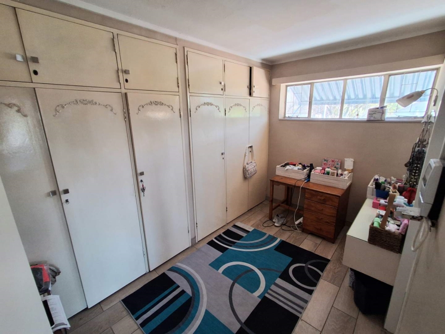 5 Bedroom Property for Sale in Pretoria Gardens Gauteng