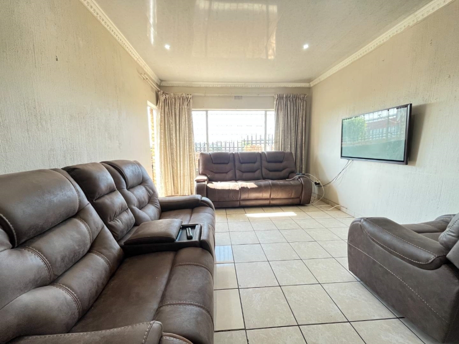 To Let 2 Bedroom Property for Rent in Krugersdorp Gauteng