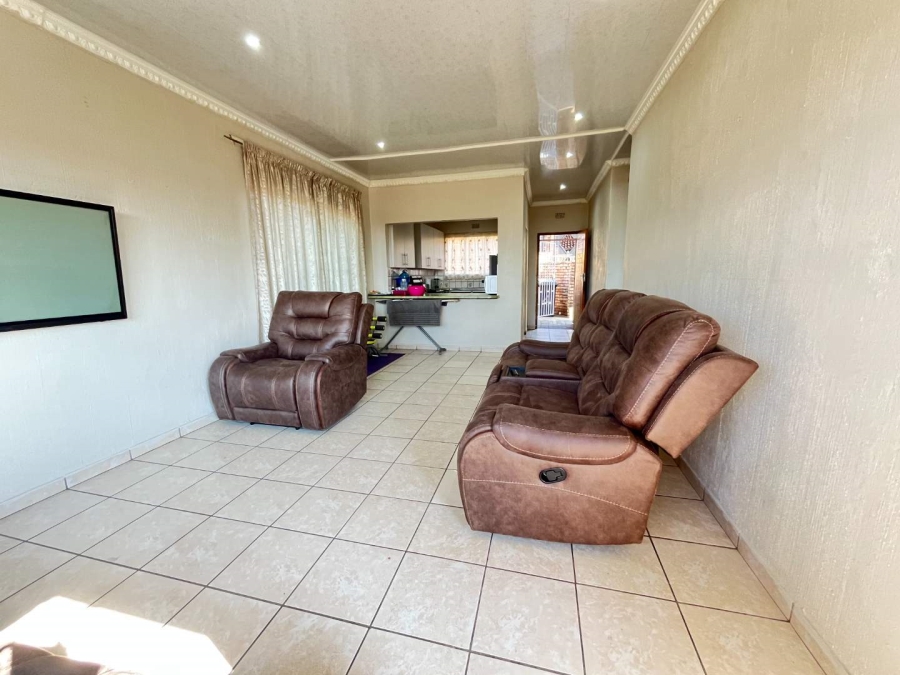 To Let 2 Bedroom Property for Rent in Krugersdorp Gauteng