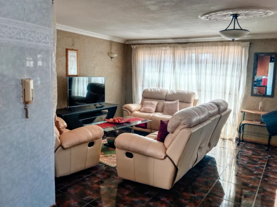 To Let 3 Bedroom Property for Rent in Lyndhurst Gauteng