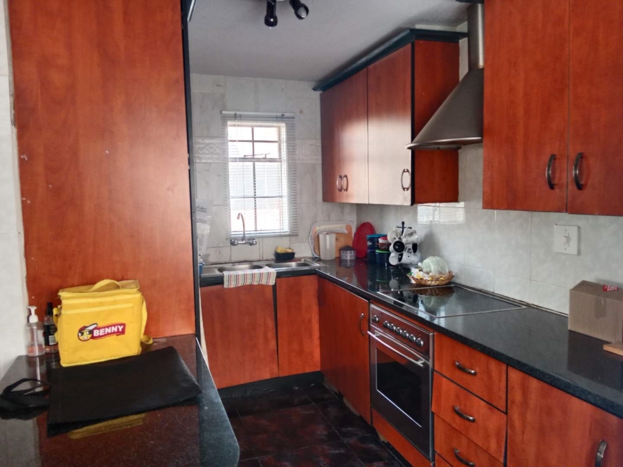 To Let 3 Bedroom Property for Rent in Lyndhurst Gauteng