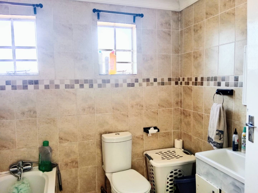 To Let 3 Bedroom Property for Rent in Lyndhurst Gauteng