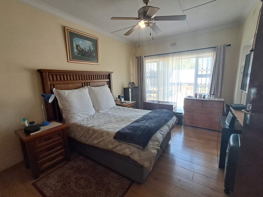 4 Bedroom Property for Sale in Mondeor Gauteng