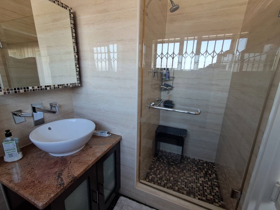 4 Bedroom Property for Sale in Mondeor Gauteng