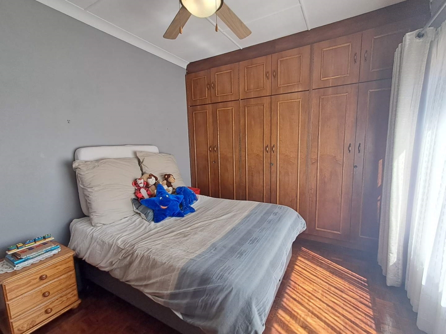 4 Bedroom Property for Sale in Mondeor Gauteng
