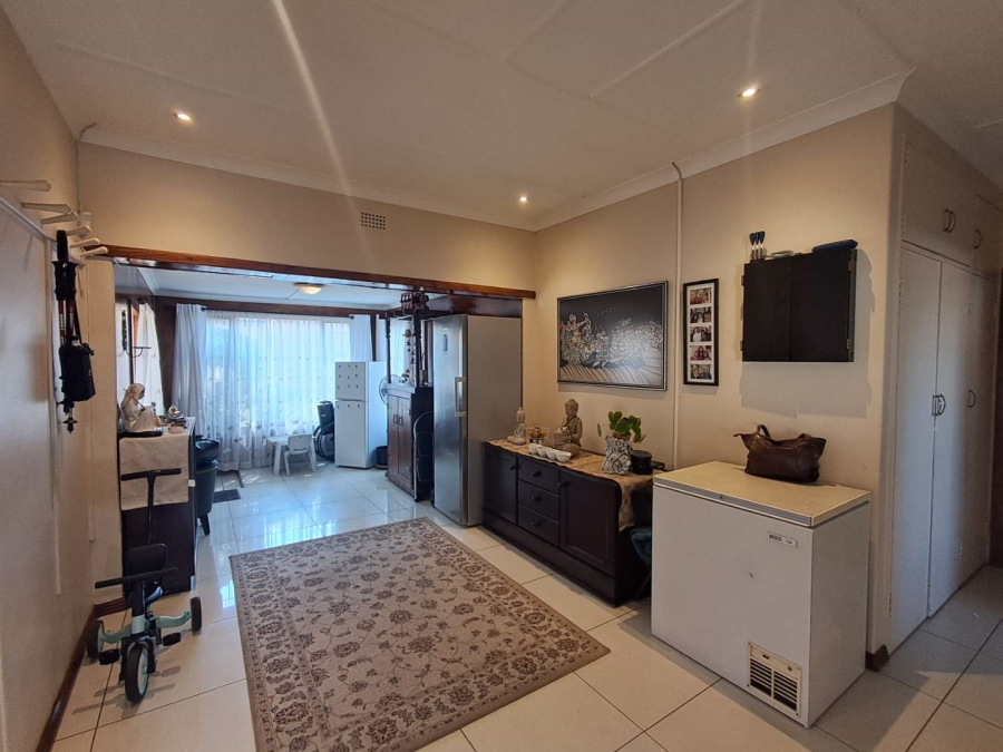 4 Bedroom Property for Sale in Mondeor Gauteng