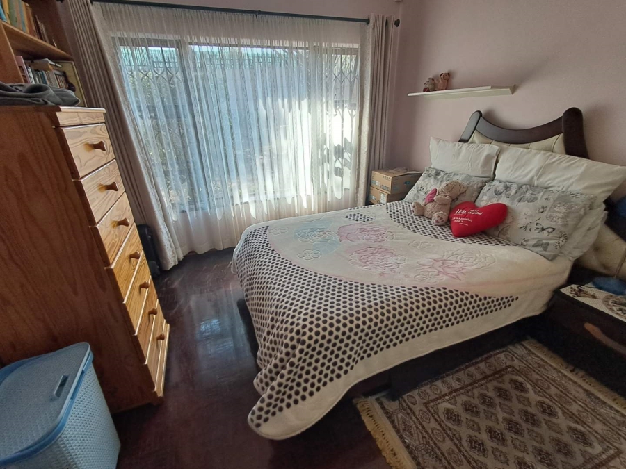 4 Bedroom Property for Sale in Mondeor Gauteng