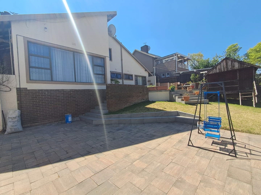 4 Bedroom Property for Sale in Mondeor Gauteng
