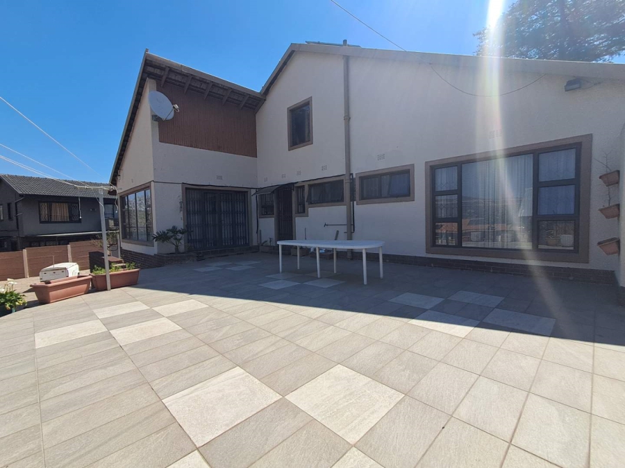 4 Bedroom Property for Sale in Mondeor Gauteng