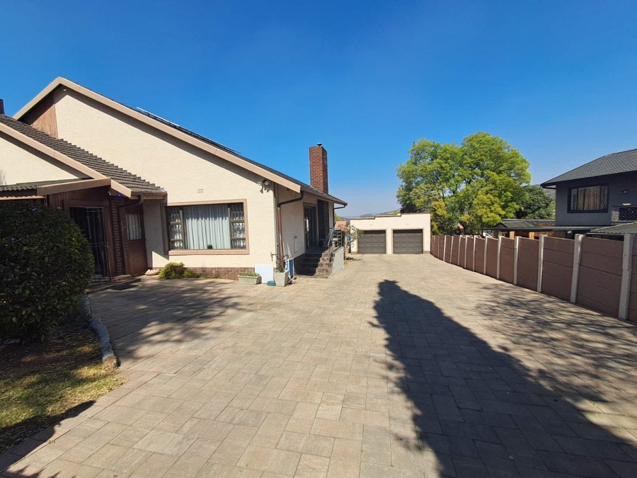 4 Bedroom Property for Sale in Mondeor Gauteng